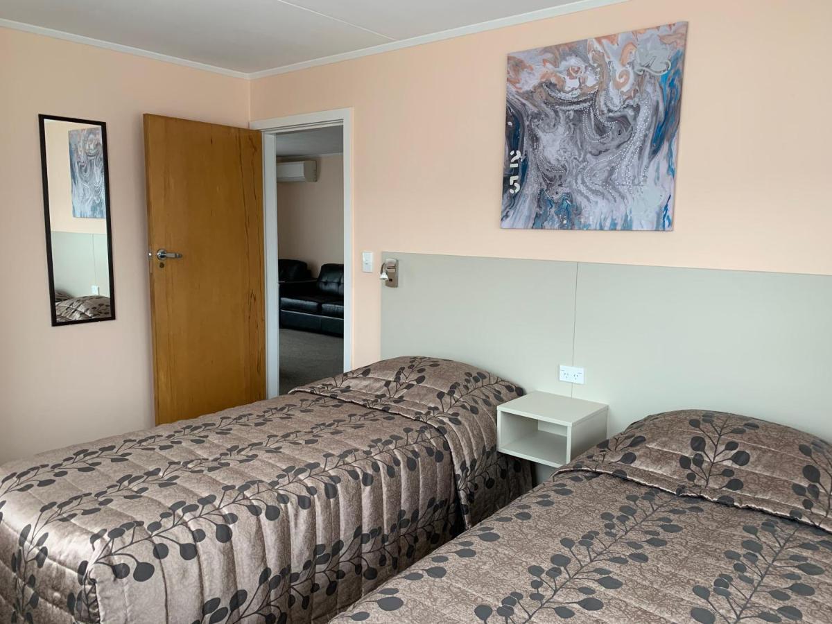 Kingswood Motel Waimate Exterior photo